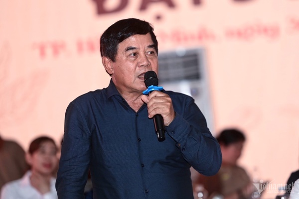 Giá cà phê trong nước tăng kỷ lục vì bị ‘kích giá’ như bất động sản-3