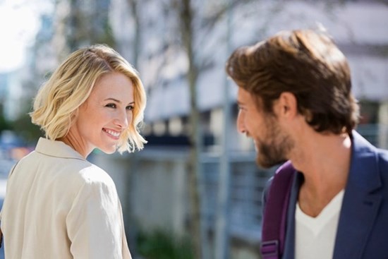 Bất ngờ lý do đàn ông có vợ vẫn 'thả thính' phụ nữ khác