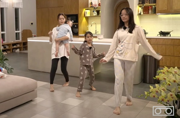 Con gái 12 tuổi cao 1m64 của Phạm Quỳnh Anh: Chân dài dáng chuẩn, nhảy múa gợi nhắc H.A.T-5
