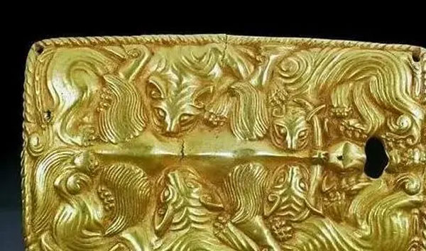 Nhặt được cục đá phát sáng như vàng, ông lão nung chảy bán lấy 4 triệu đồng: Chuyên gia định lại giá khiến ai cũng sốc-3