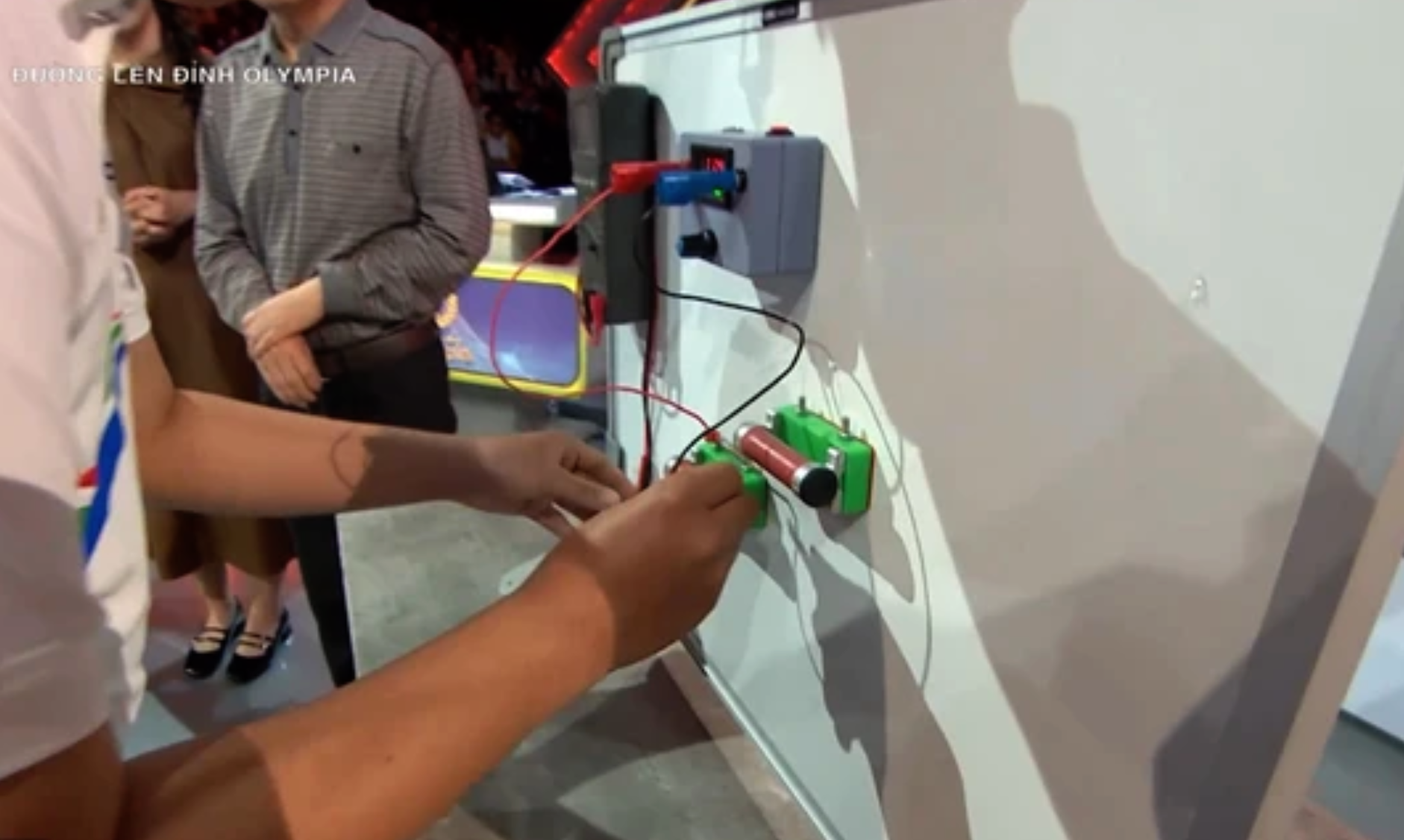 Trả lời từ khoá trong tích tắc, nam sinh Gia Lai ẵm vòng nguyệt quế Olympia-3