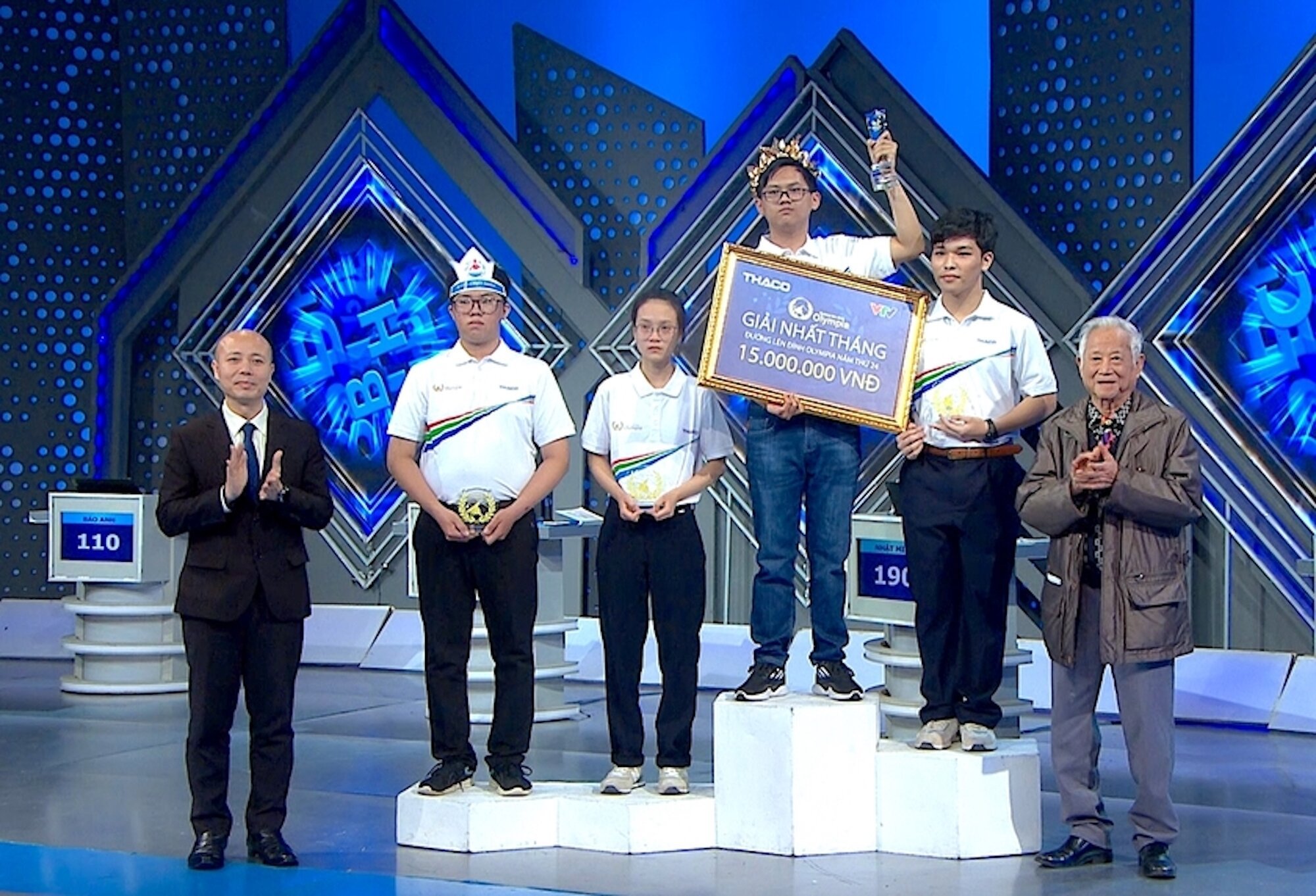 Trả lời từ khoá trong tích tắc, nam sinh Gia Lai ẵm vòng nguyệt quế Olympia-4