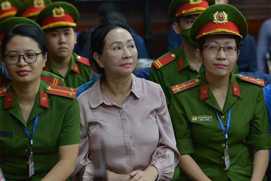 Bị ép làm sai, nhiều thuộc cấp của bị cáo Trương Mỹ Lan quyết liệt chống đối