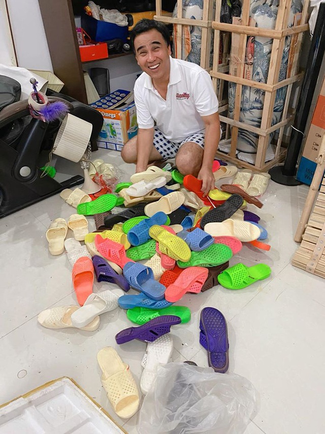 Đôi dép tổ ong huyền thoại và sự thật gây xúc động về Quyền Linh-4