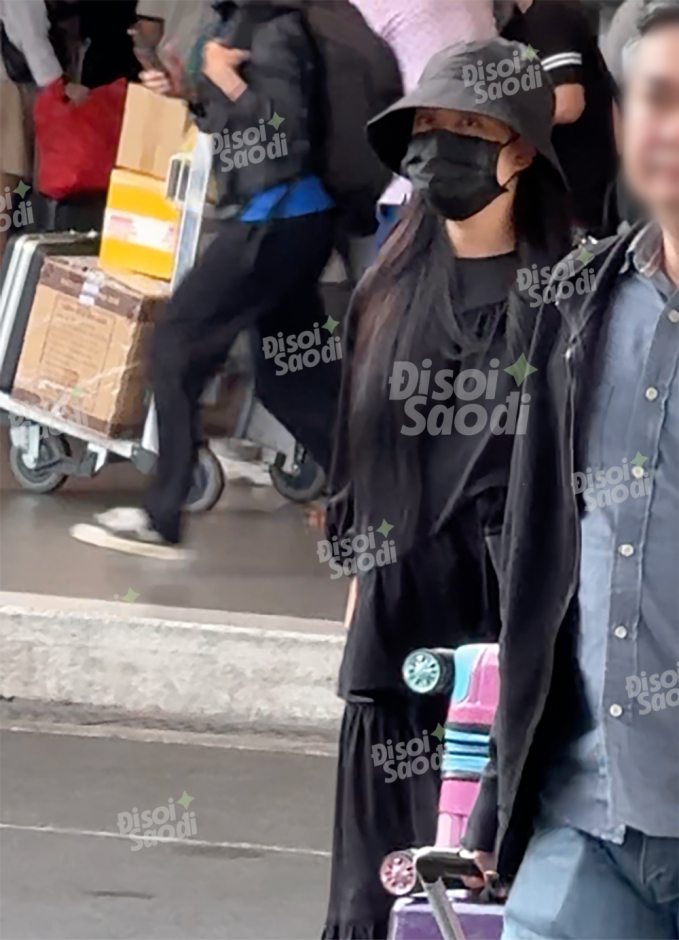 Zoom cận vòng 2 lớn rõ của Hoàng Thùy Linh, loạt dấu hiệu chắc chắn Đen Vâu và bạn gái sắp có em bé-7