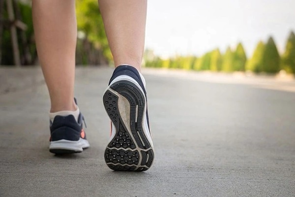 Cách đi bộ của nhiều người dễ gây bệnh tim mạch, hô hấp-1