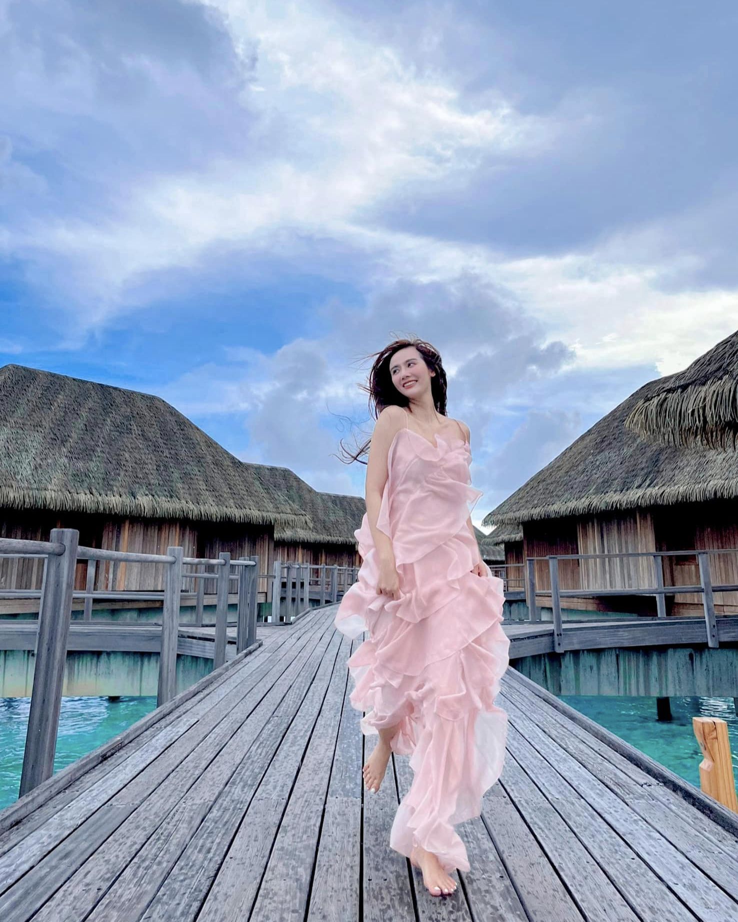 4 cách phối đồ đi du lịch siêu nổi bật, ăn ảnh của Huyền Lizzie-3