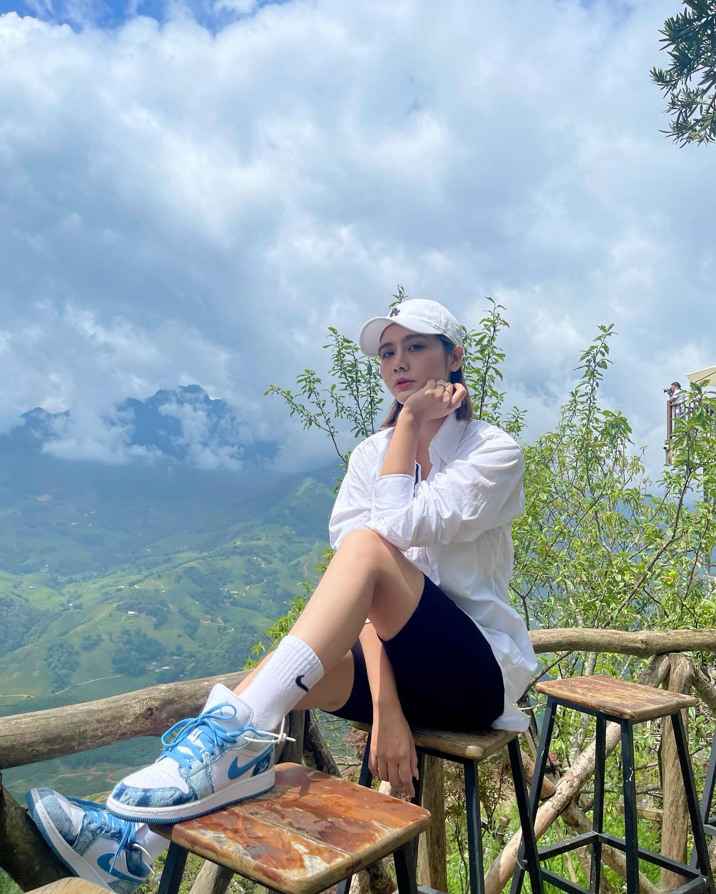 4 cách phối đồ đi du lịch siêu nổi bật, ăn ảnh của Huyền Lizzie-7