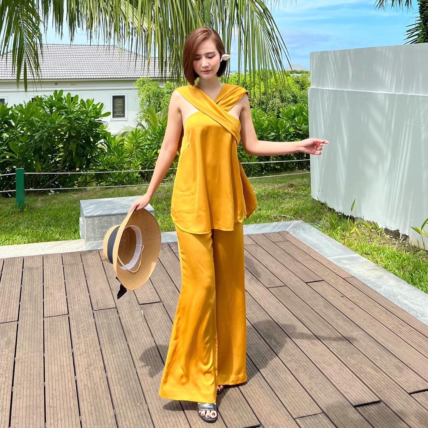 4 cách phối đồ đi du lịch siêu nổi bật, ăn ảnh của Huyền Lizzie-8