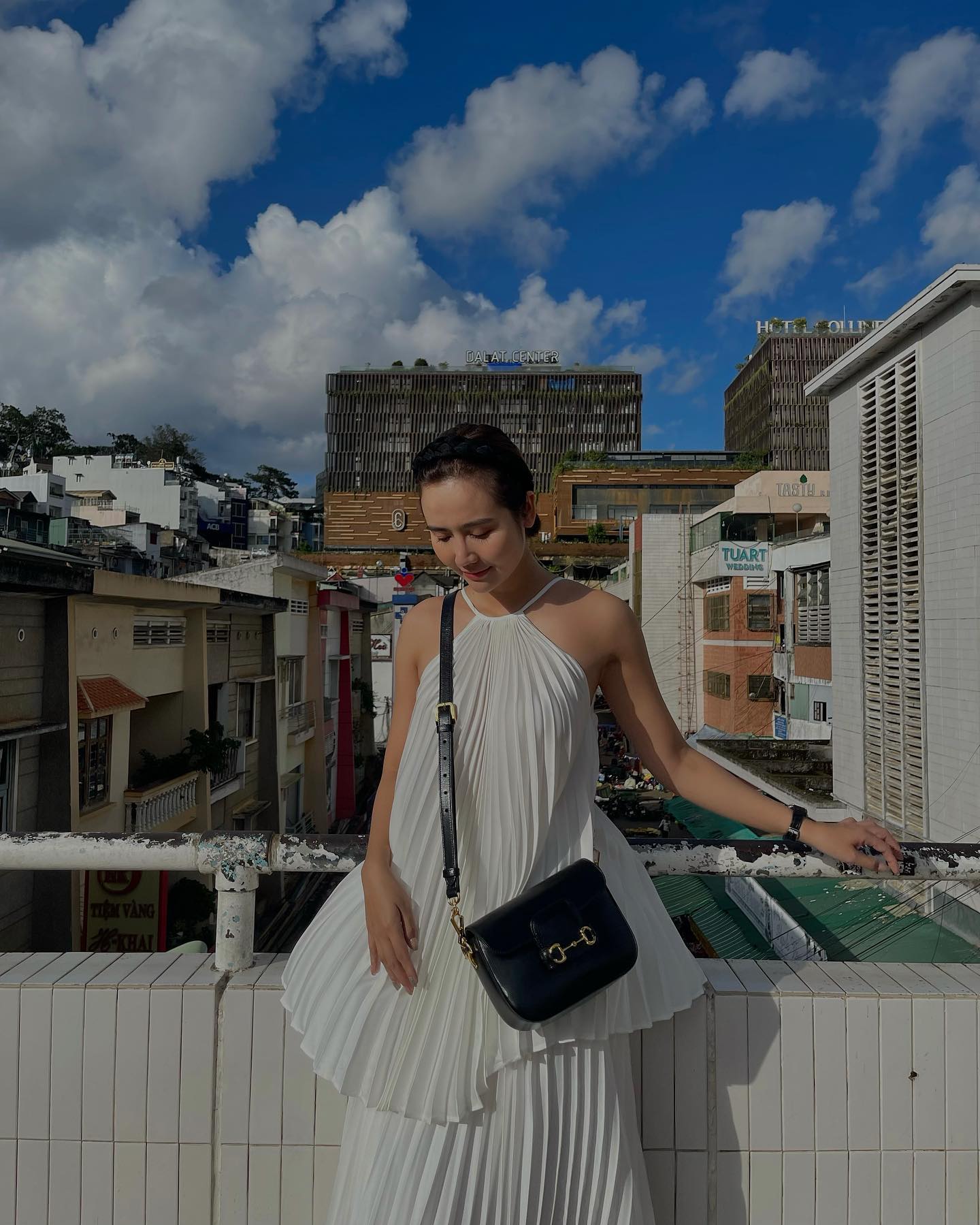 4 cách phối đồ đi du lịch siêu nổi bật, ăn ảnh của Huyền Lizzie-9