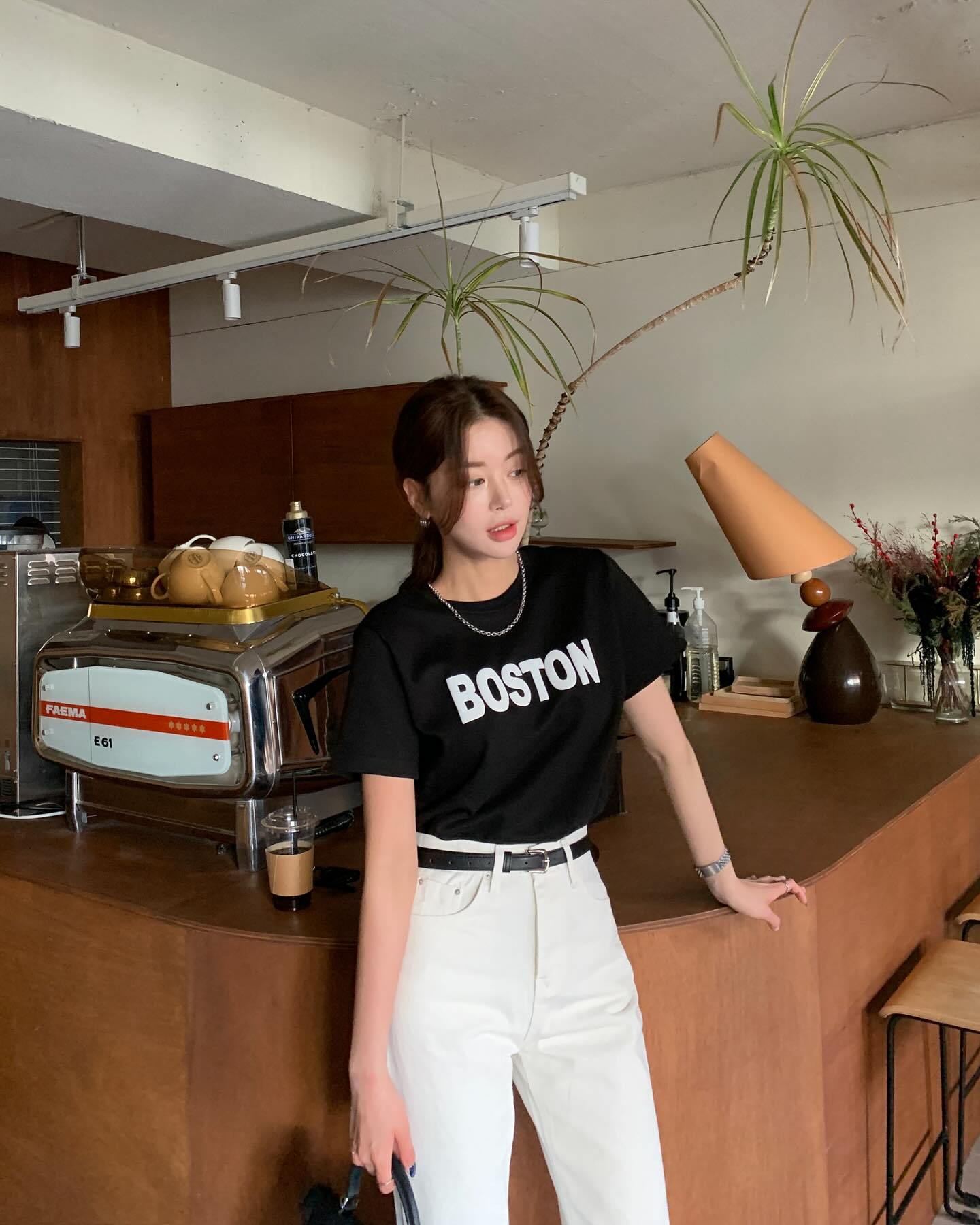 5 mẫu áo thun trẻ trung và thanh lịch dành cho tuổi ngoài 40-7