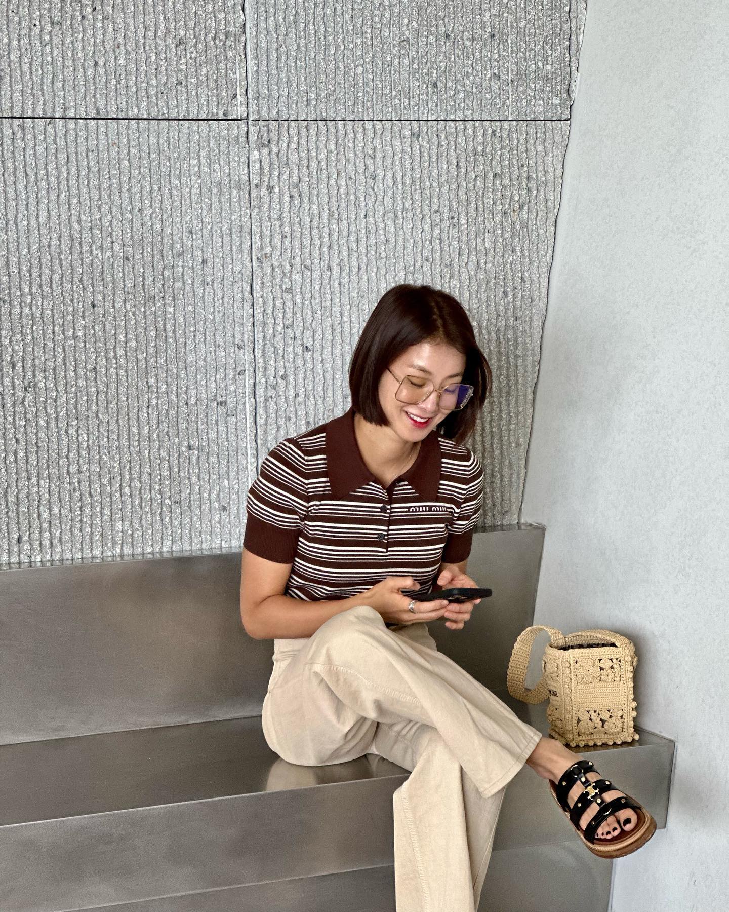 5 mẫu áo thun trẻ trung và thanh lịch dành cho tuổi ngoài 40-9