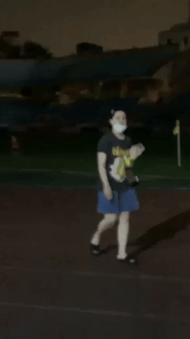 Duy Mạnh được ái nữ cựu chủ tịch CLB Sài Gòn đi xe máy đến đón sau trận, sở hữu tài sản bạc tỉ mà vẫn giản dị thế này-3