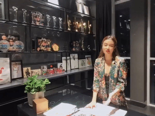 Bên trong tổ ấm của Hoàng Thùy Linh và Đen Vâu ở TP.HCM: Penthouse rộng đi mỏi chân, đàng gái chứng minh đảm đang qua 1 chi tiết-8