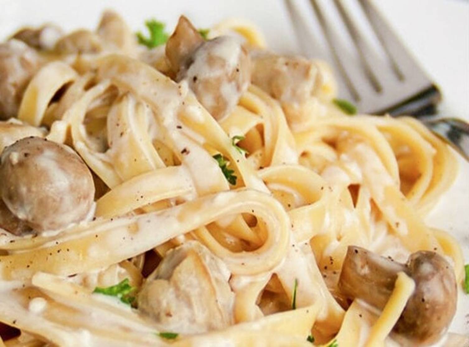 Cách làm mỳ Ý sốt kem nấm thơm béo-1