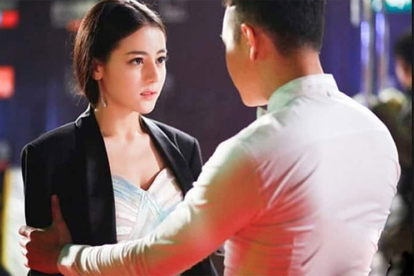 Nữ giám đốc chết lặng nhìn người yêu bao năm rạng ngời hạnh phúc bên người đàn bà khác-2