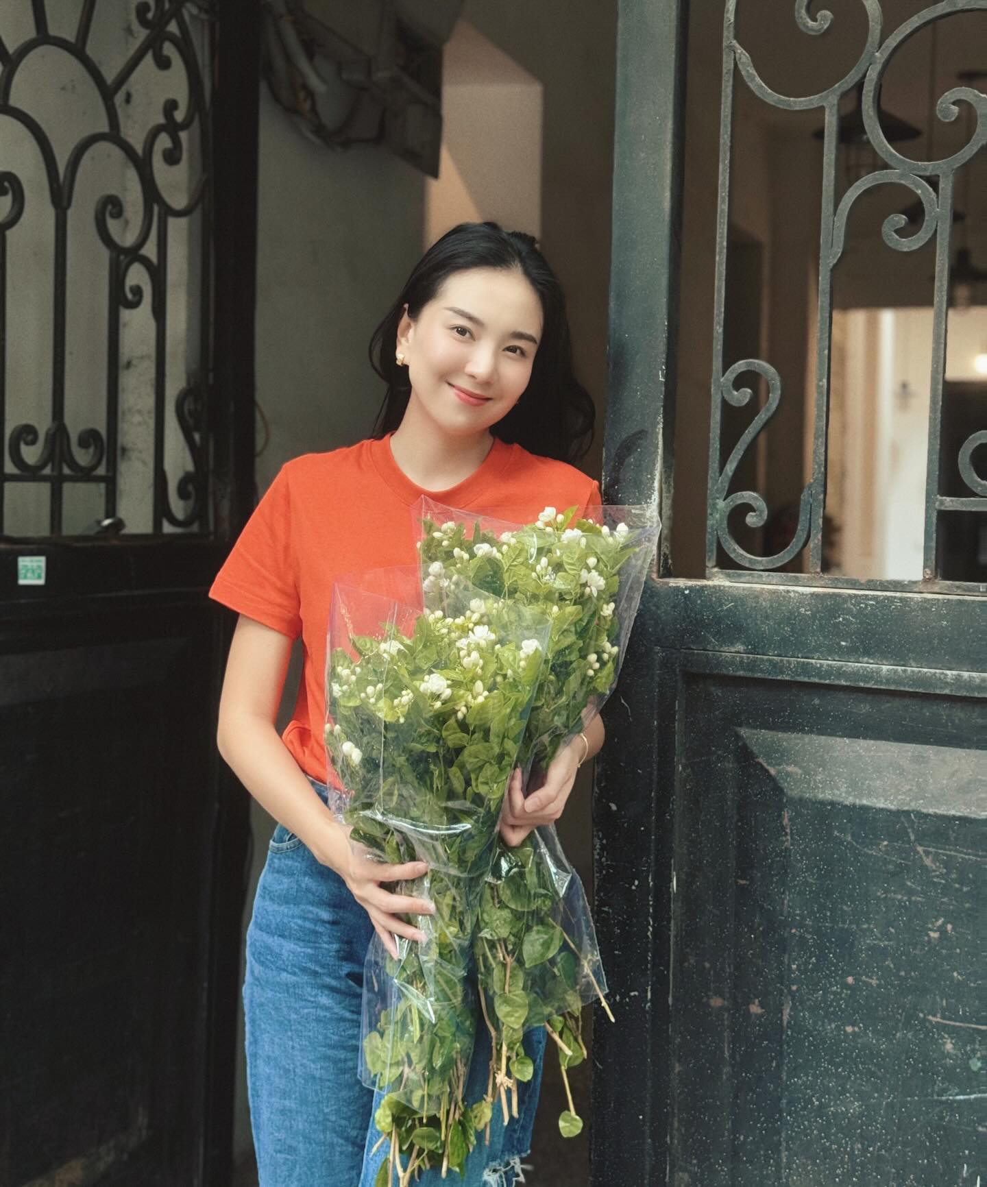 MC Mai Ngọc ngày càng sành điệu, trẻ trung ở tuổi 34 nhờ 5 món thời trang-5