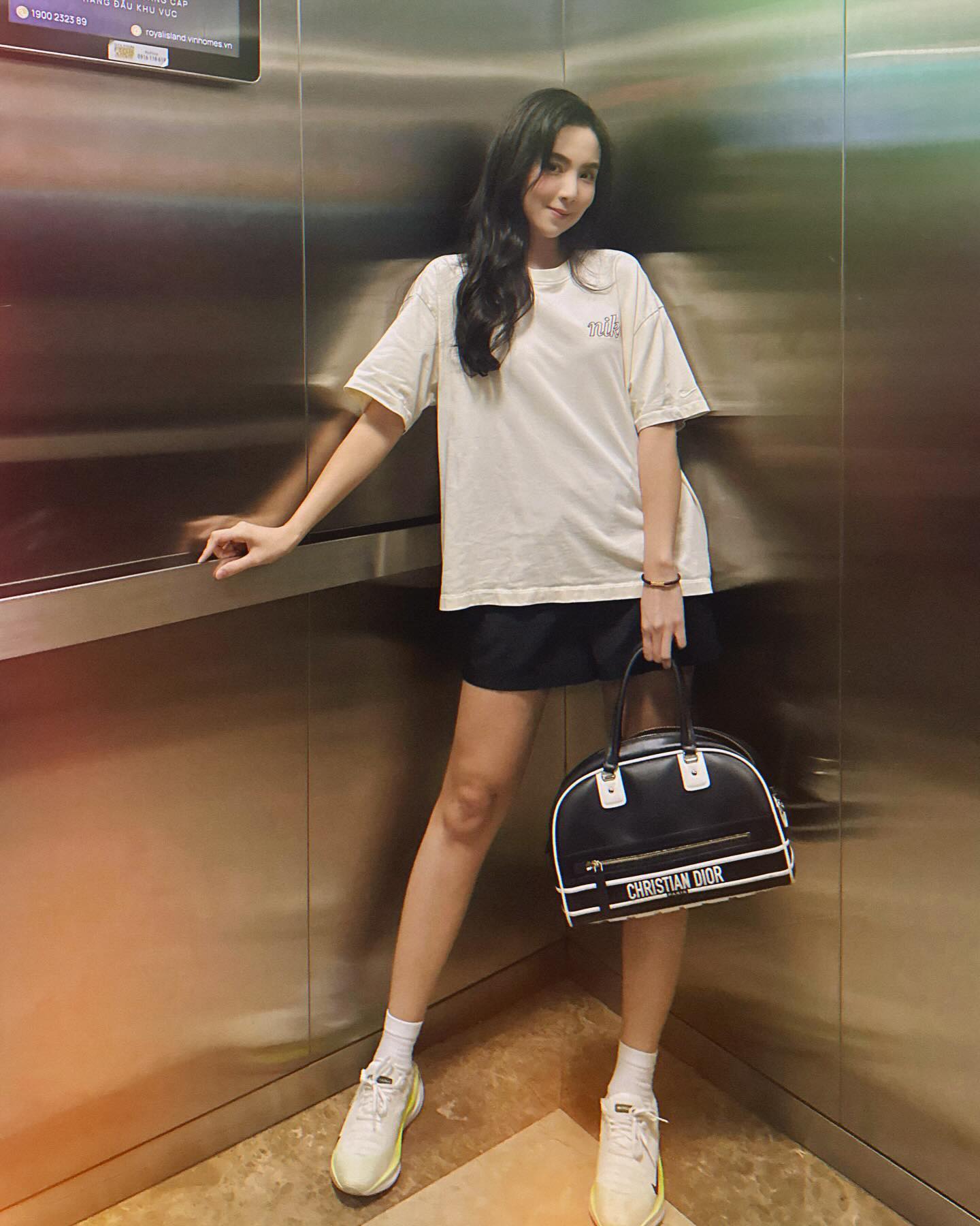 MC Mai Ngọc ngày càng sành điệu, trẻ trung ở tuổi 34 nhờ 5 món thời trang-9