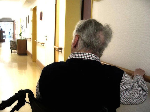 Đoạn video quay lén trong 1 viện dưỡng lão cao cấp: Không như quảng cáo, sự thật có thể đáng buồn hơn nhiều người hình dung-3