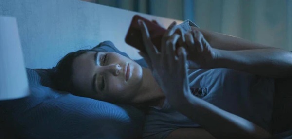 Vì sao lại nói nửa đêm không được nhìn đồng hồ, không uống nước? Bác sĩ: Không phải mê tín, có lý đấy”-2