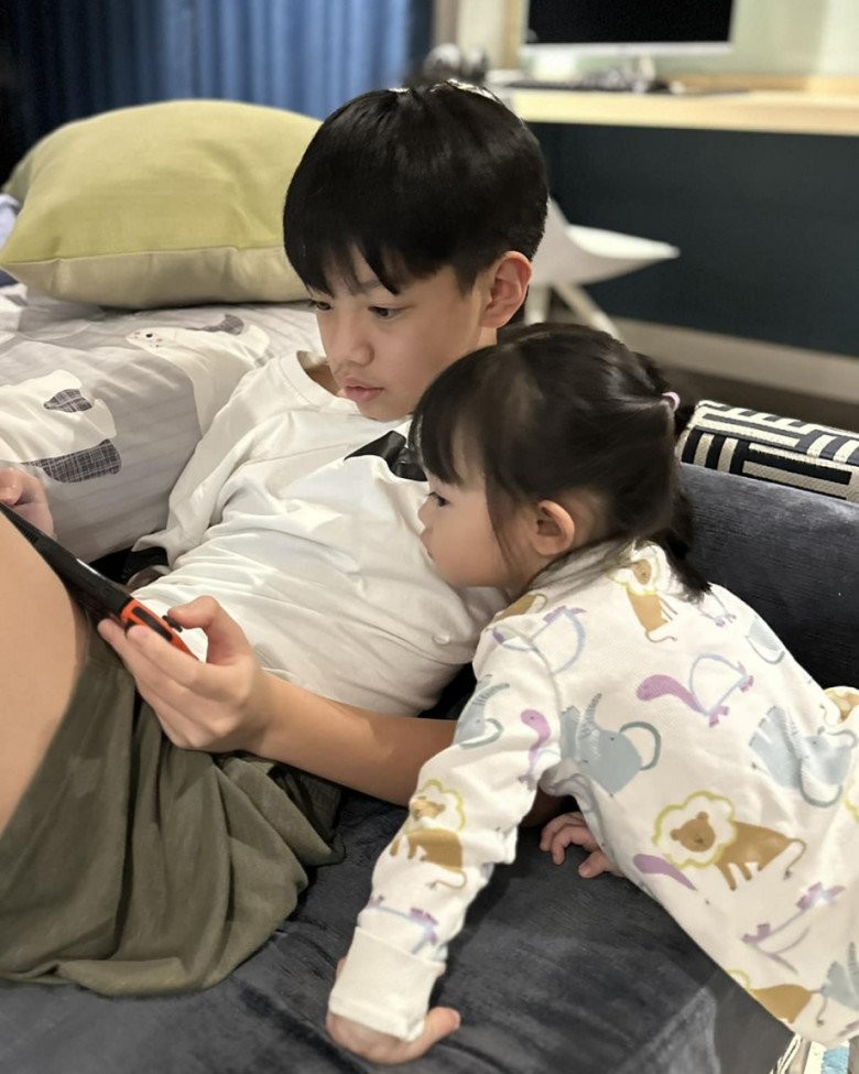 Hoa khôi dân tộc Tày họ Đàm đặt tên cho con vừa hay vừa hợp với con riêng của chồng đại gia phố núi-7