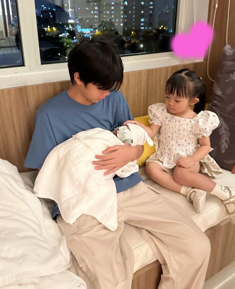Hoa khôi dân tộc Tày họ Đàm đặt tên cho con vừa hay vừa hợp với con riêng của chồng đại gia phố núi-8