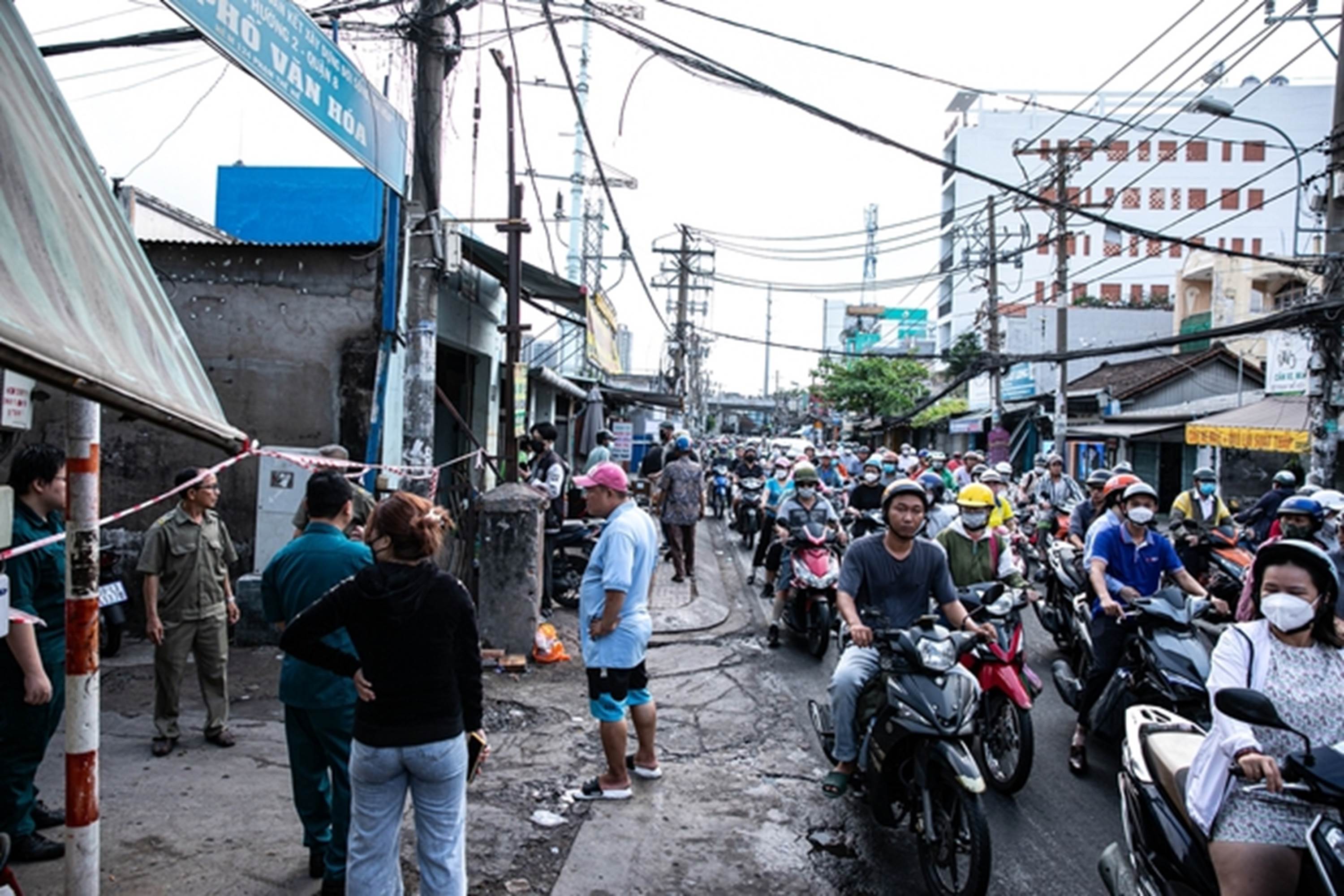Cảnh hoang tàn sau vụ cháy dãy nhà ở quận 8-4