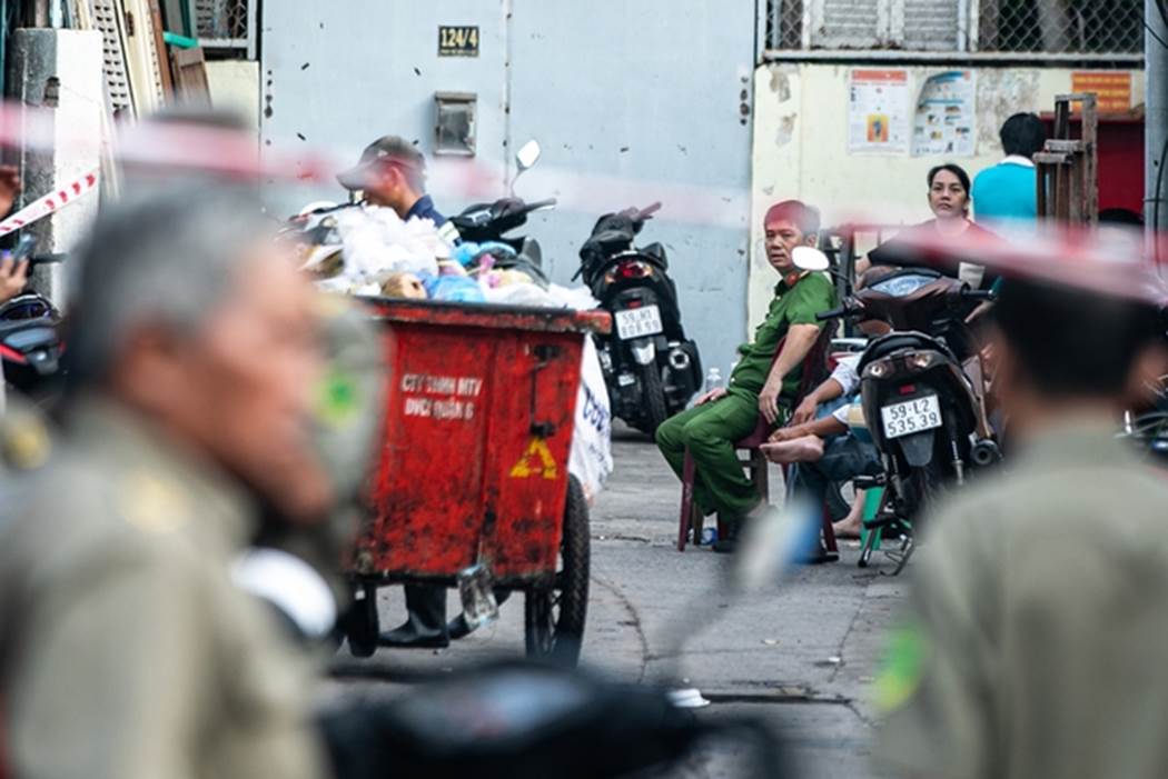 Cảnh hoang tàn sau vụ cháy dãy nhà ở quận 8-5