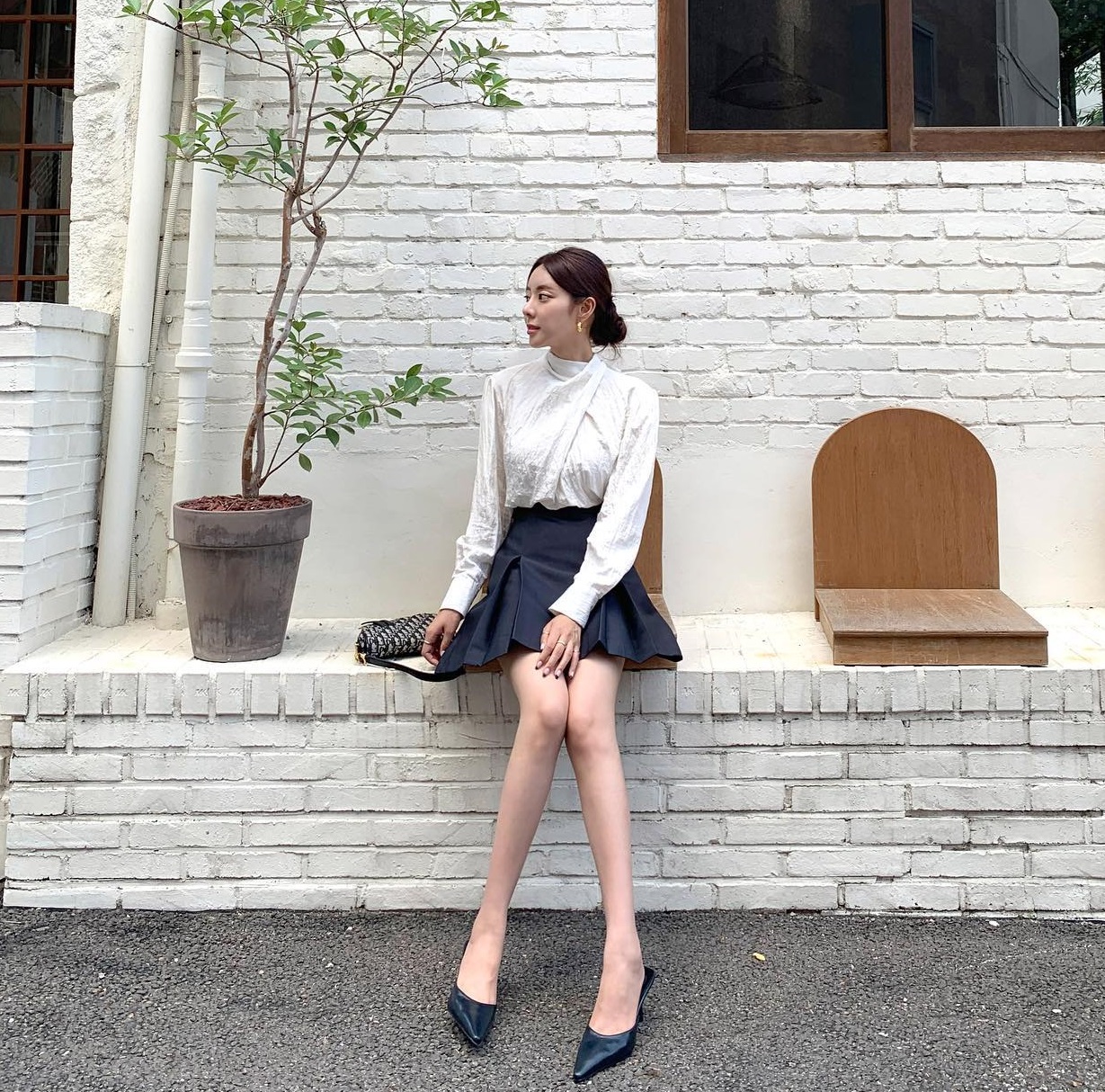 Nên mặc gì khi búi tóc để ghi điểm về cả nhan sắc lẫn phong cách?-8