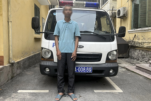 Cha dượng nhiều lần hiếp dâm con riêng mới 13 tuổi của vợ-1