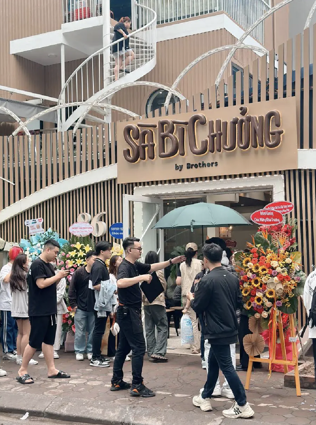 Ngoài nguồn thu khủng từ kênh YouTube mới ‘bay màu’, Độ Mixi kiếm tiền ‘đỉnh chóp’ ra sao, giàu cỡ nào mà trong nhà có sẵn máy đếm tiền?-3