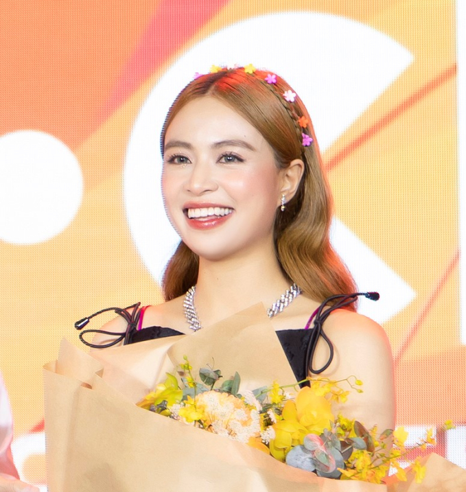 Giữa lúc bị khui chuyện hẹn hò và đang mang thai, Hoàng Thuỳ Linh từng nói gì về việc kết hôn?-2