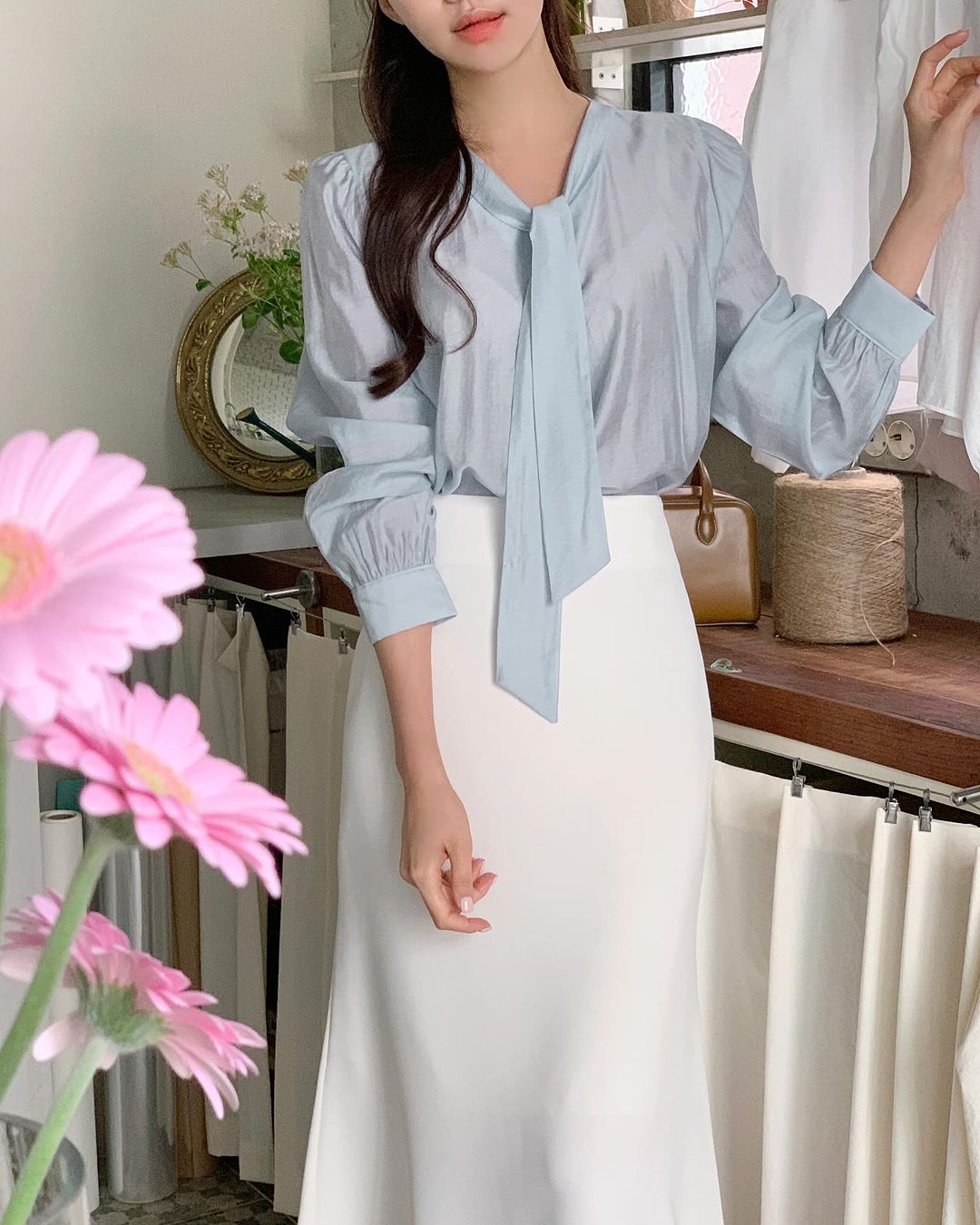 5 công thức diện áo sơ mi thanh lịch cho nàng công sở U40-7