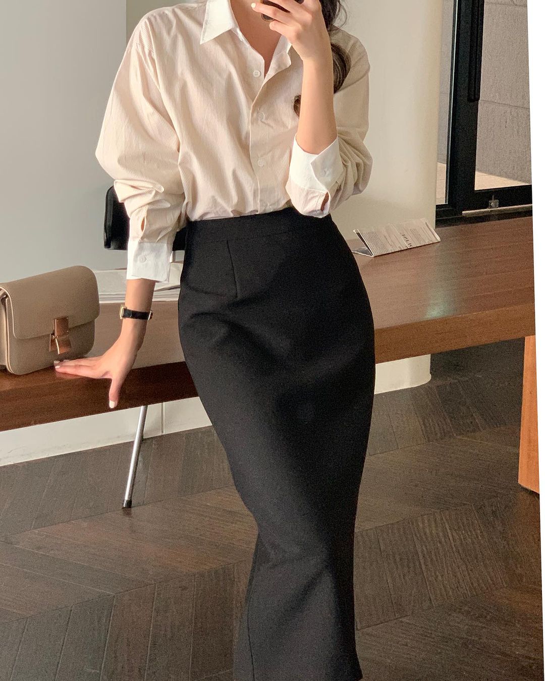 5 công thức diện áo sơ mi thanh lịch cho nàng công sở U40-8