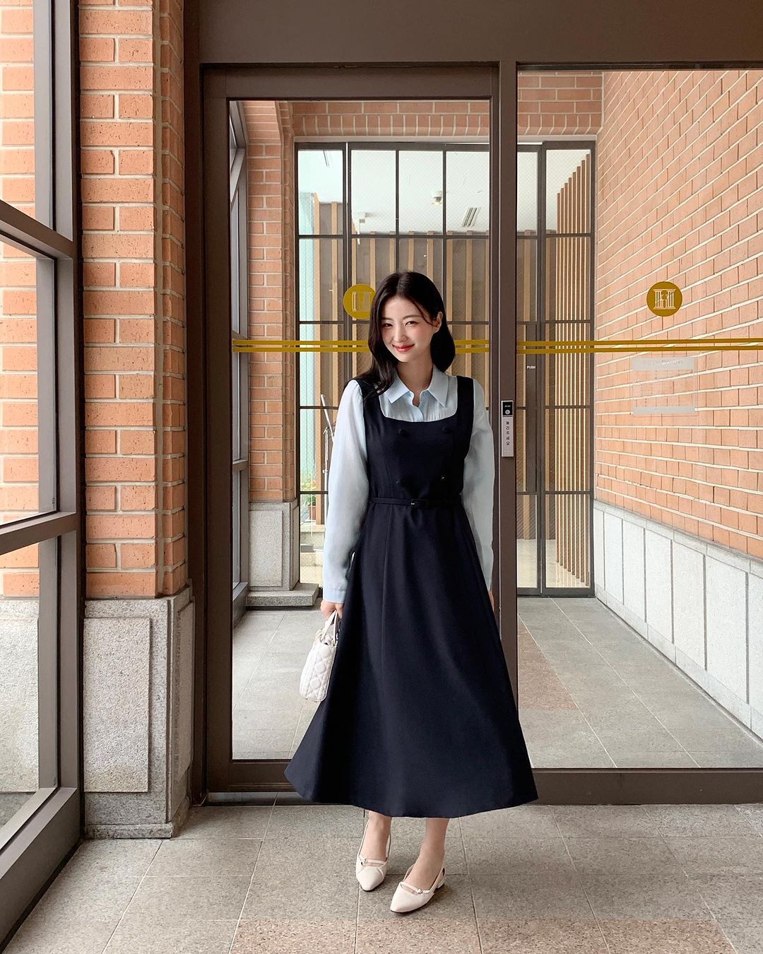 5 công thức diện áo sơ mi thanh lịch cho nàng công sở U40-10