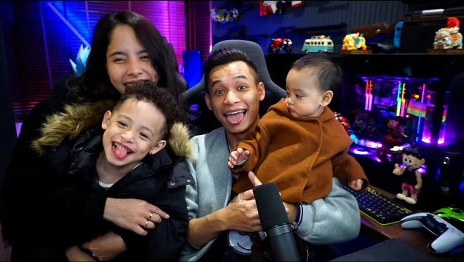 Thu nhập tính bằng nhịp thở: Độ Mixi sở hữu biệt thự 7 tầng giá triệu đô, thêm cơ ngơi ở Cao Bằng hoành tráng không kém-1