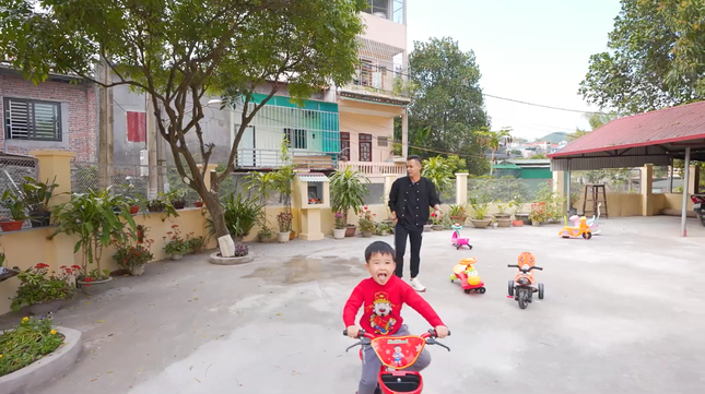 Thu nhập tính bằng nhịp thở: Độ Mixi sở hữu biệt thự 7 tầng giá triệu đô, thêm cơ ngơi ở Cao Bằng hoành tráng không kém-24