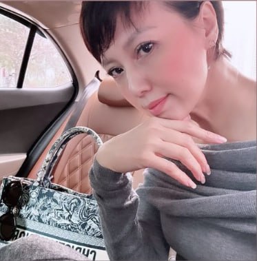 Mẹ của Doãn Hải My khoe chân dài sexy hết nấc, khác hẳn dáng vẻ khi làm mẹ vợ Đoàn Văn Hậu-3