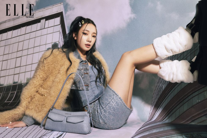 Nam diễn viên lộ clip ngoại tình, đưa người đẹp hơn 5 tuổi ra công viên thân mật khi bạn gái đi công tác-7