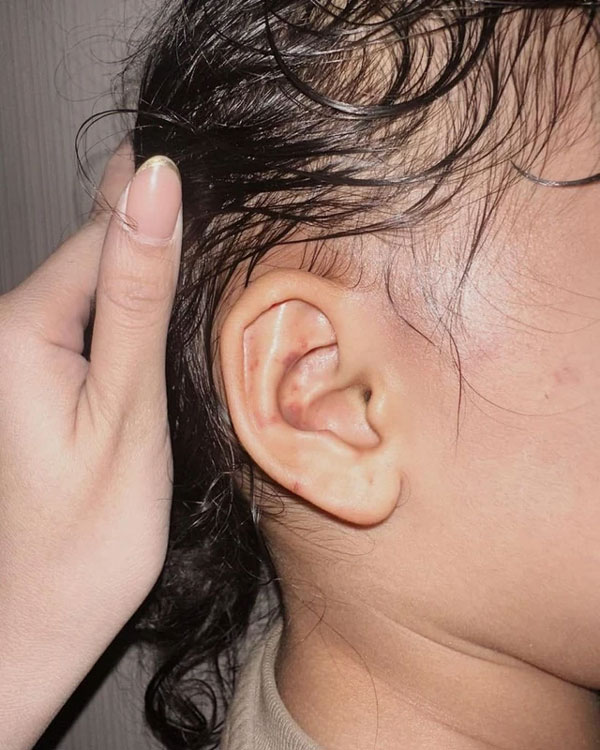 Hành hạ dã man bé gái, bảo mẫu bị bố mẹ nạn nhân hỏi tội liền có biểu hiện khó đỡ: Hút 3 triệu lượt xem-2