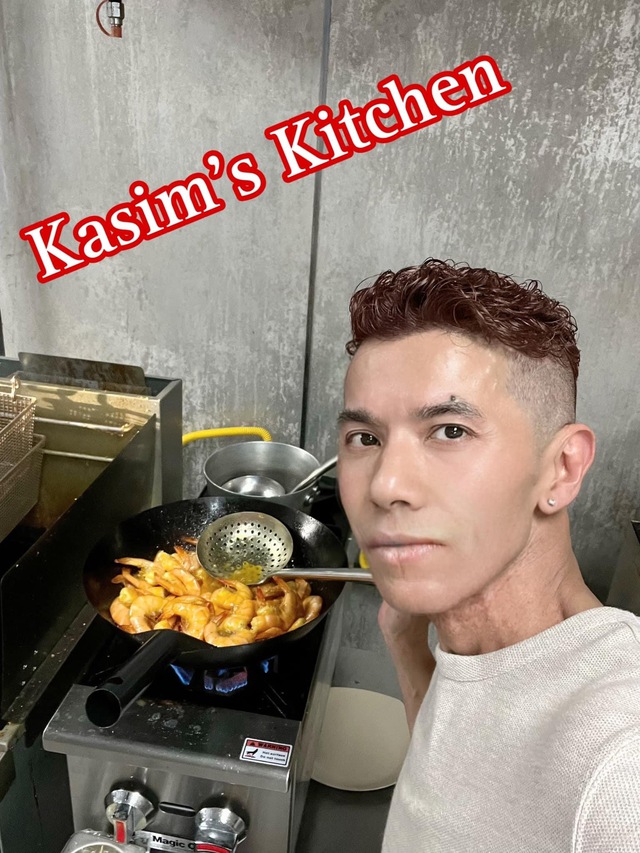 Ngoại hình gây lo lắng hiện tại của Kasim Hoàng Vũ: Sụt 15kg, bị biến dạng gương mặt vì 1 căn bệnh-3