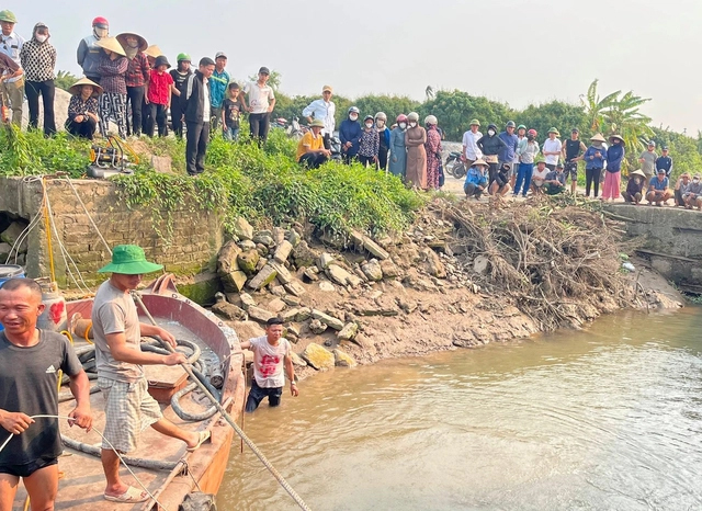 Nhảy từ thành tàu xuống sông tắm, nam sinh lớp 9 chết đuối-1
