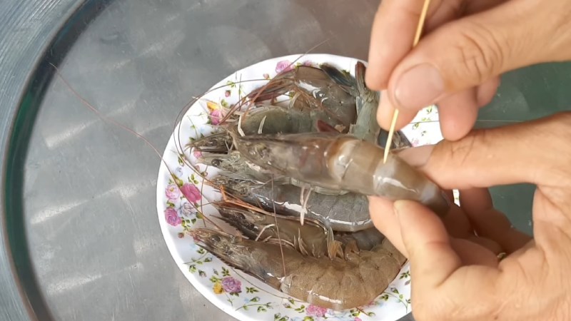Khi ăn tôm có cần thiết bỏ chỉ tôm không?: Ngư dân già sẽ cho bạn biết câu trả lời-3