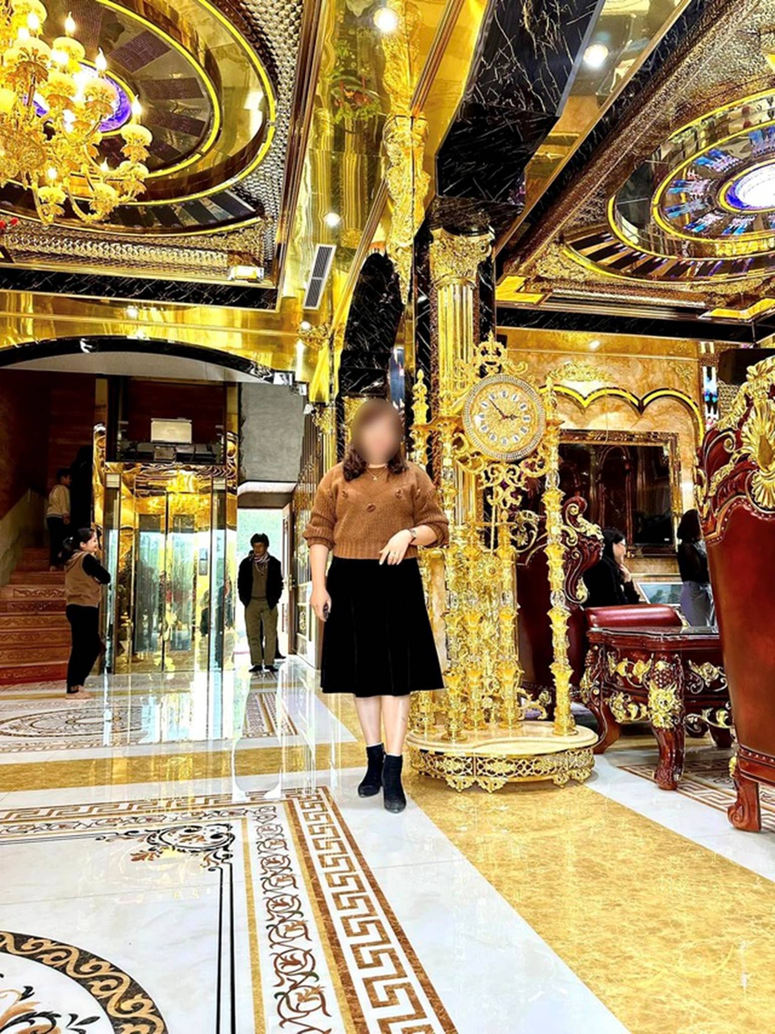 Đại gia đồng nát” hé lộ lý do kinh phí xây lâu đài lên tới gần 100 tỷ: Một khâu ngốn hơn 10 tỷ tiền công-4