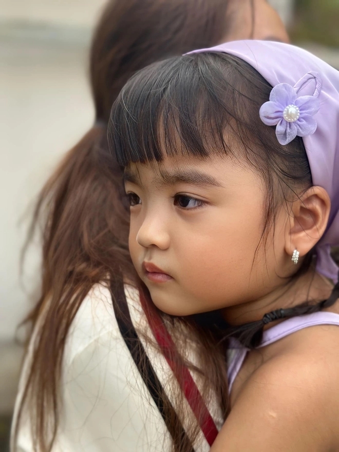 Con gái sao Việt mới ngày nào còn bị chê trán dô, mặt chành bành giờ có ngoại hình cưng xỉu, còn được dạy dỗ khéo thế này-2