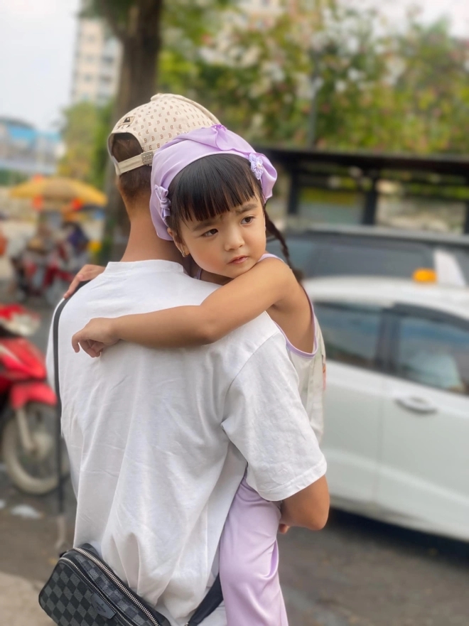 Con gái sao Việt mới ngày nào còn bị chê trán dô, mặt chành bành giờ có ngoại hình cưng xỉu, còn được dạy dỗ khéo thế này-3