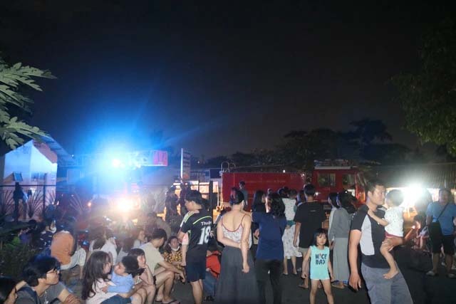 Cháy căn hộ chung cư, hàng ngàn người tháo chạy trong đêm-2