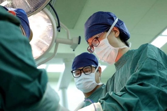 Mới 11 tuổi, cậu bé được chẩn đoán mắc ung thư tuyến giáp, bác sĩ chỉ ra những nguyên nhân phải cẩn trọng xem xét