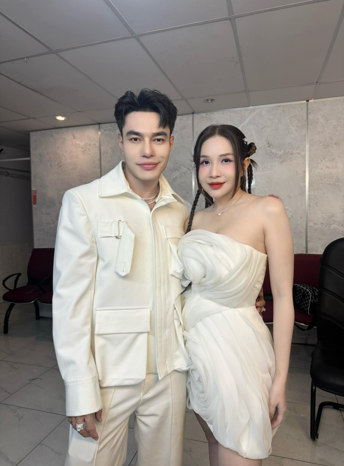 Khả Như bị đồng nghiệp bóc không có ai chơi chung-2