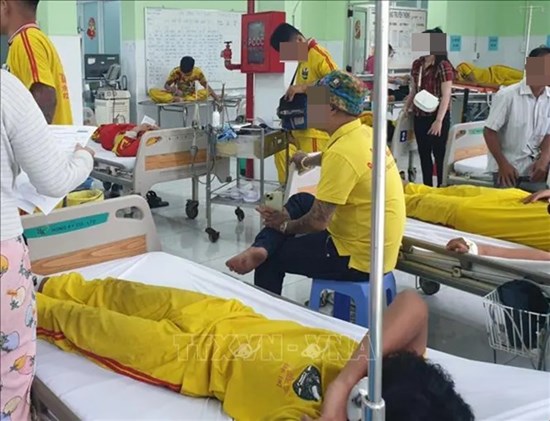 Bình Dương: Khoảng 50 người nghi ngộ độc thực phẩm sau khi ăn đồ từ thiện